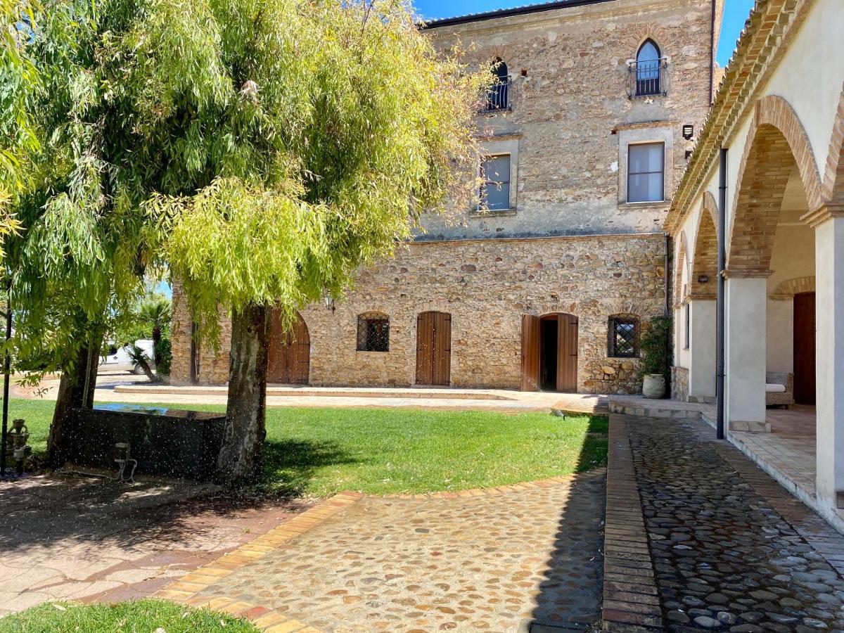 Le Colline Del Gelso-Masseria Mazzei Rossano Luaran gambar