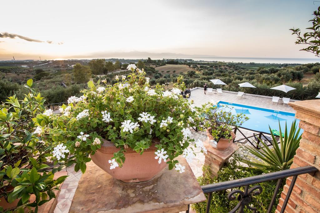 Le Colline Del Gelso-Masseria Mazzei Rossano Luaran gambar